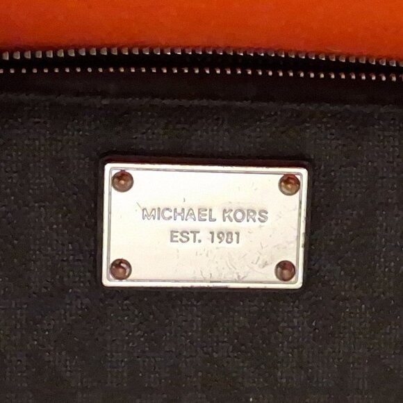 Wallet, Michael Kors - Jet Set Zip-Around Travel - Black Pebbled Leather - Picture 3 of 15